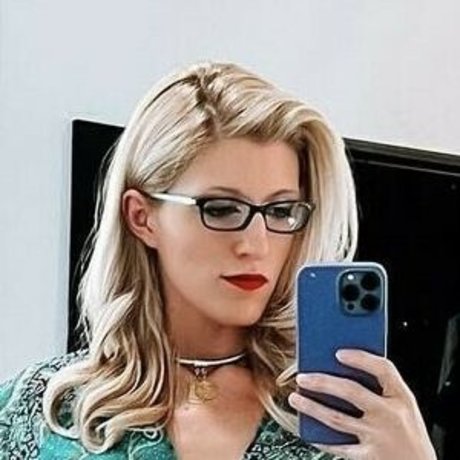 The Submissive Next Door onlyfans model photos