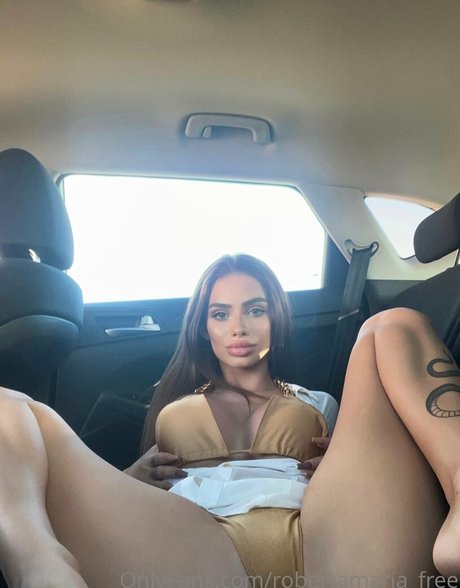 Roberta Maria naked onlyfans leaks