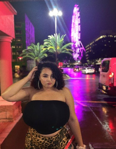 Deanelizyunes leaked porn onlyfans