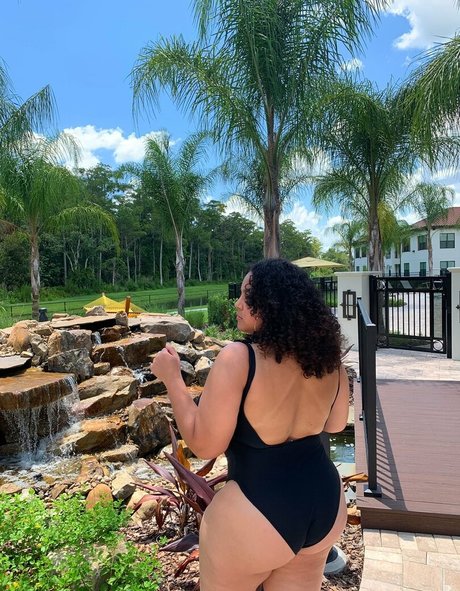 Deanelizyunes leaked nude onlyfans