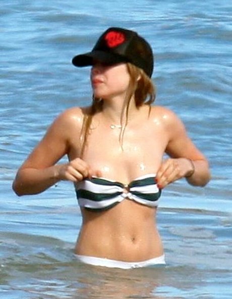 Avril Levigne leaked nudes onlyfans
