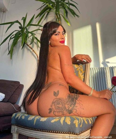 Danielle Vieira naked onlyfans leak