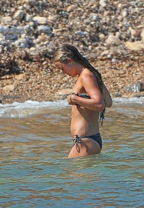 Amelia Windsor onlyfans explicit content