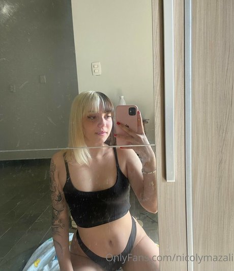 Nicoly Mazali onlyfans content type