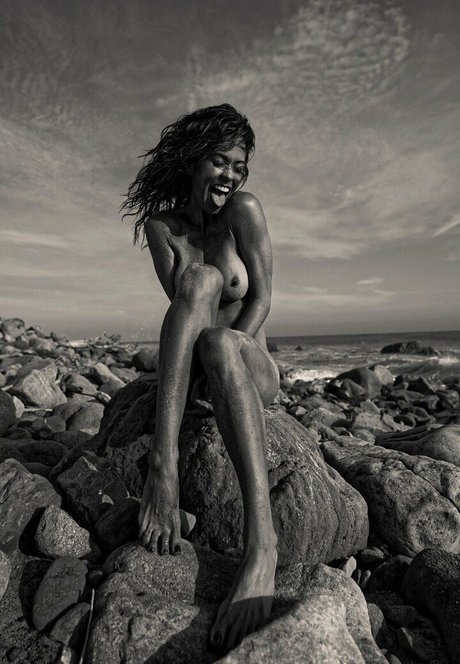 Brooke Burke onlyfans photos