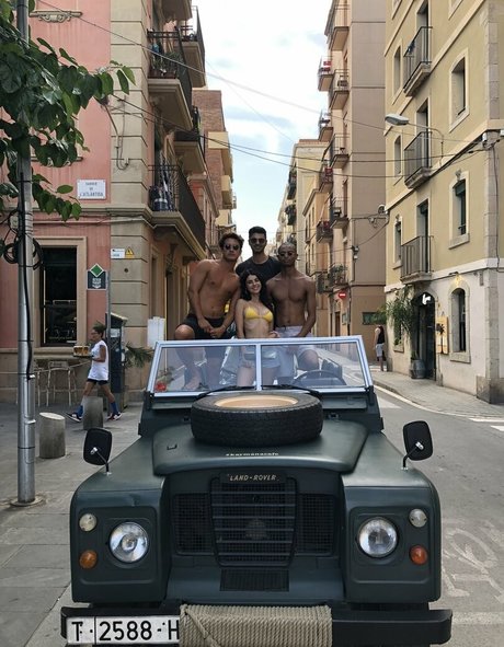 Sara Llamas onlyfans tits