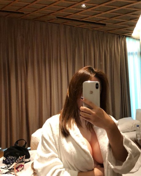 ueleelee boobs onlyfans