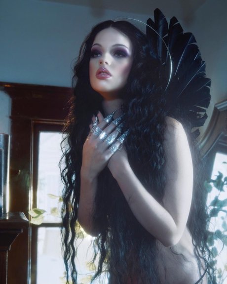 Emma Karla Peet nude onlyfans leak