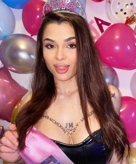 Nadja Lapiedra onlyfans free content