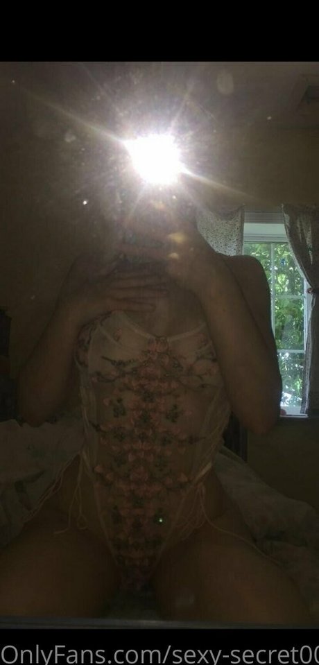 sexy secret001 onlyfans strip tease