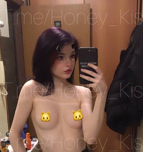 Honey kis onlyfans strip