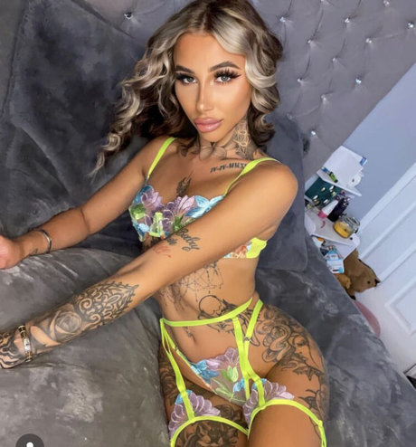 bluetattooo onlyfans nude