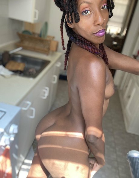 MakedaVoletta pics onlyfans