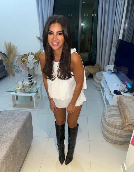 Chelsea Scott naked onlyfans pics