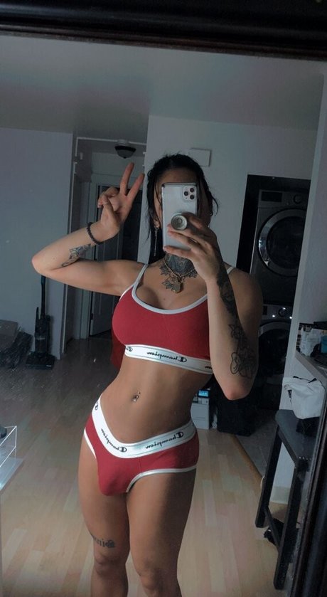 Nova Valentina nude onlyfans pics