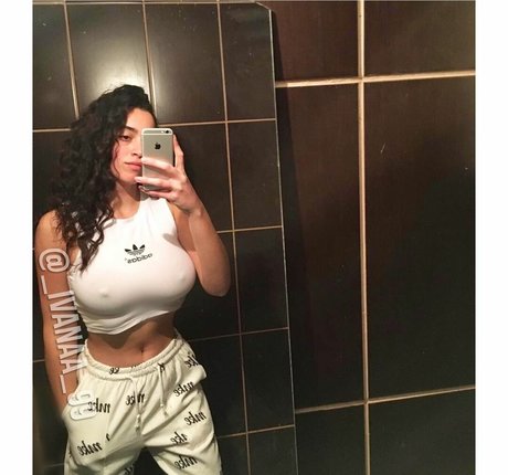 Ivana S_ onlyfans leams