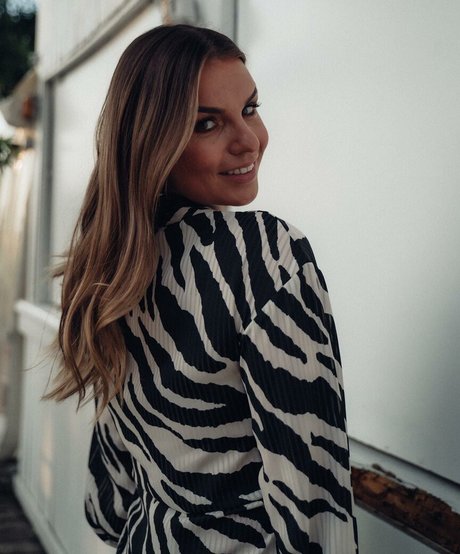 Laura Wontorra nude onlyfans porn