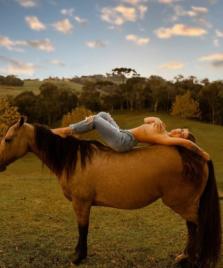 Nagela Barros onlyfans lesk