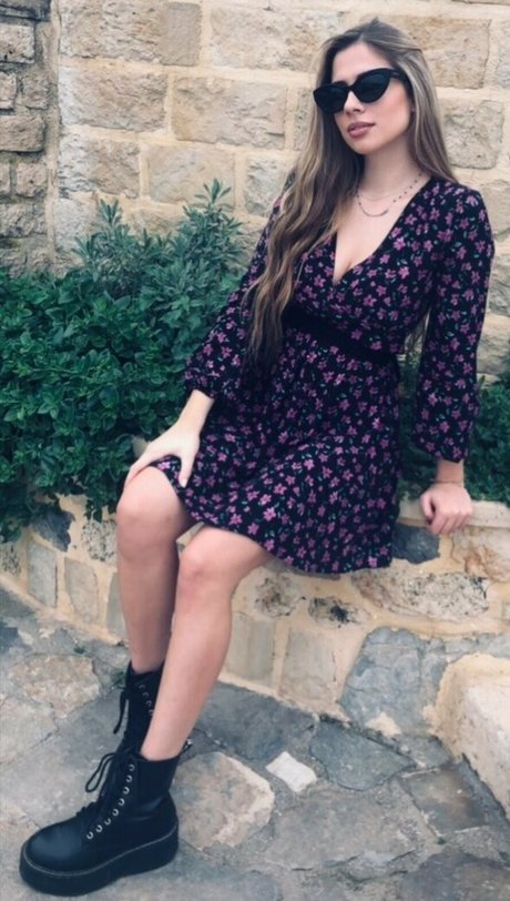 Dimitra Menegatou feet onlyfans