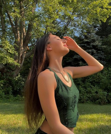 amirastar212 onlyfans naked leaks