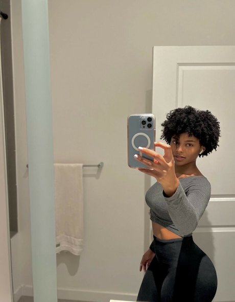 Saffronnn nude on onlyfans