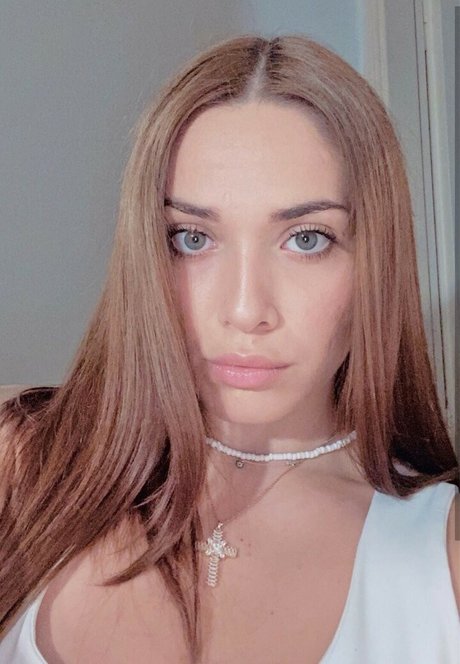 Georgia Seremeta onlyfans strip