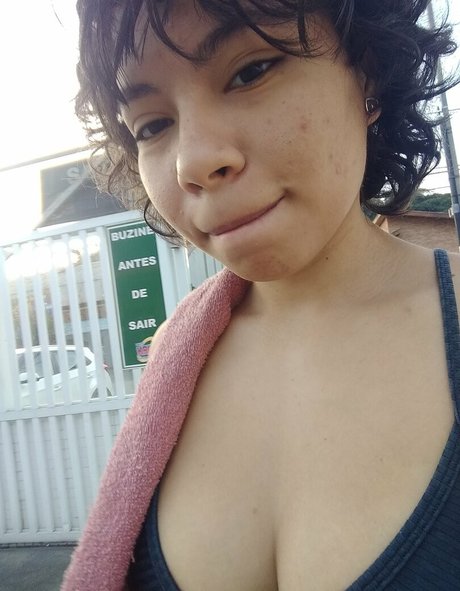 Lala Vieira topless onlyfans