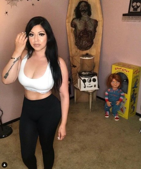 Champagne Chronicles leaks only fans