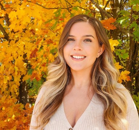 Alexandra Strambu onlyfans strip tease