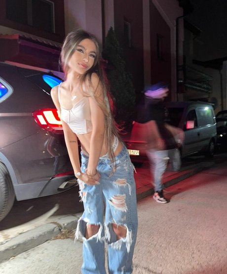 anne bagu onlyfans lean