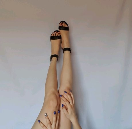 Mika Lee Ray onlyfans photo