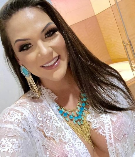 Elen Specht onlyfans post