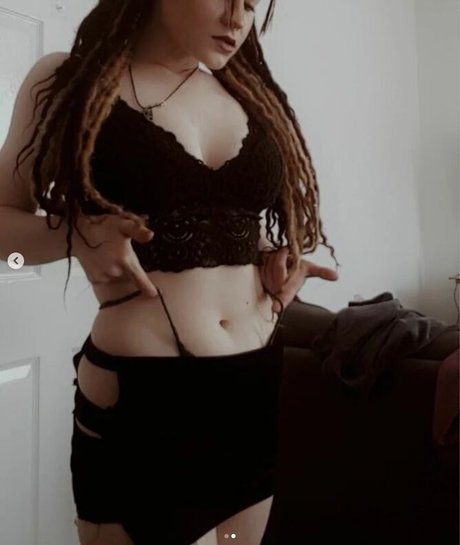 Mini Mia pics onlyfans