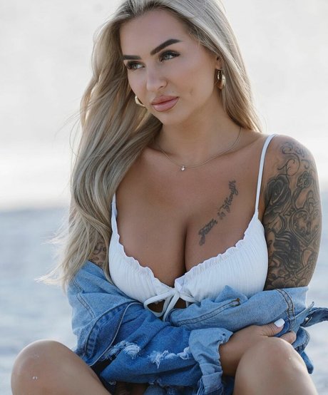 Kirsten Simmermeyer onlyfans images