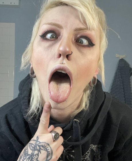 Echo Voxx onlyfans nude photos