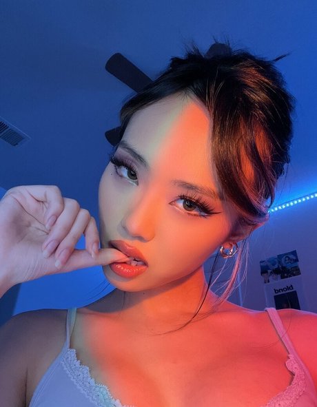 Chael dot nude only fans