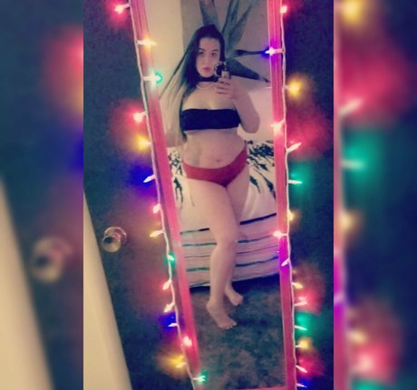 thickbellamel feet onlyfans