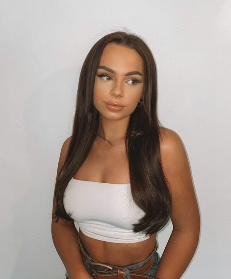 charlotte maynard naked onlyfans leaks