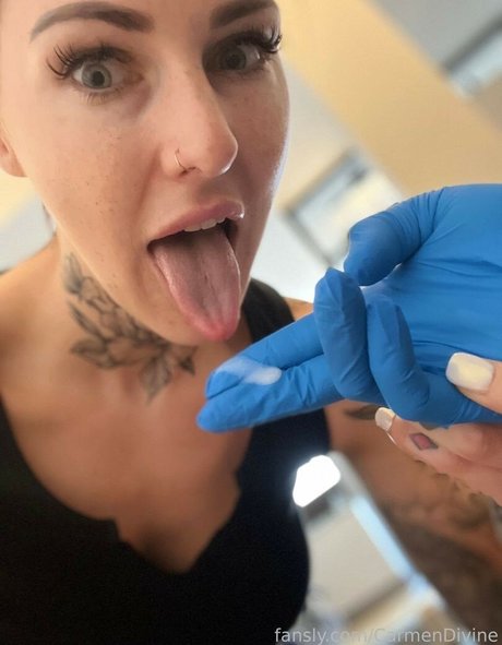 CarmenDivine onlyfans lesk