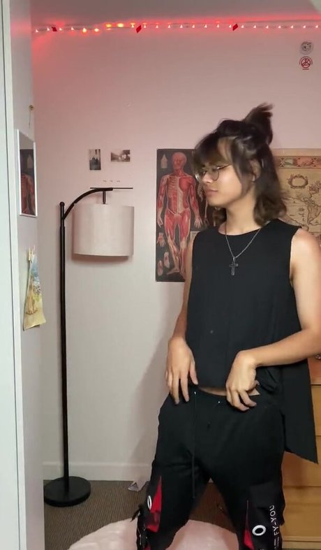 Kian Vi onlyfans lean