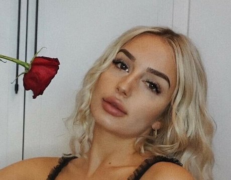 Milan Rose onlyfans xx