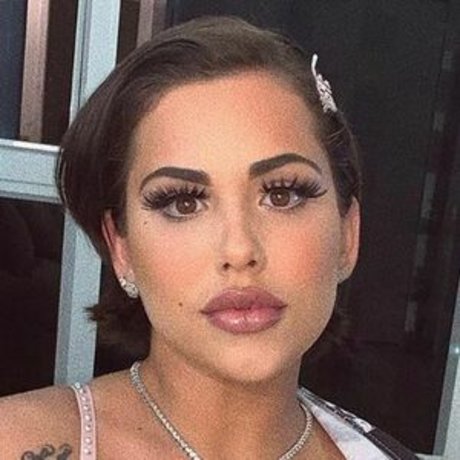 Barbara Martinez onlyfans striptease