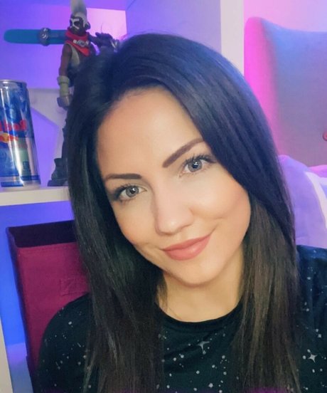 KayPea onlyfans explicit content