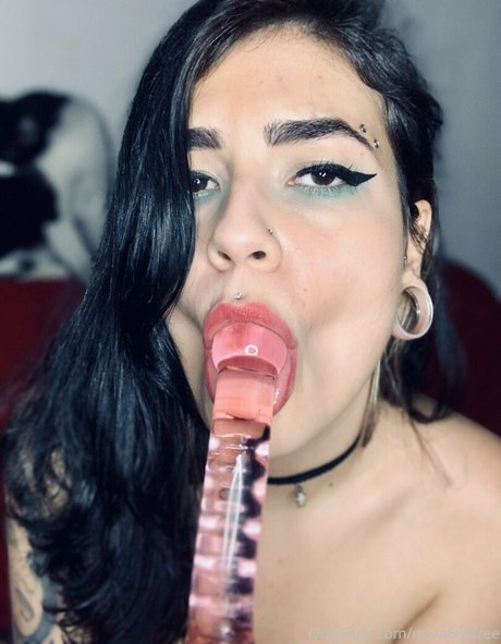 Mina666Model onlyfans strip