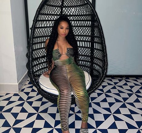 ohsoyoulily naked onlyfans leaks