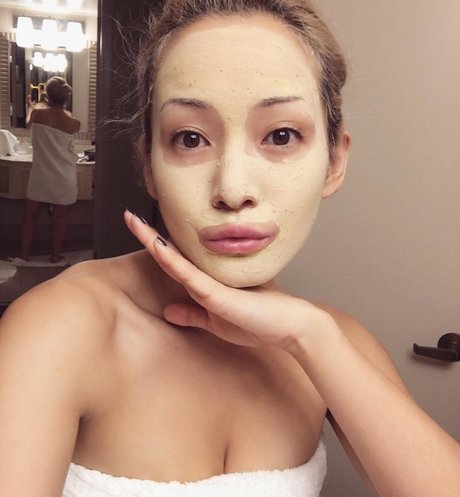 Reina Scully leaks only fans