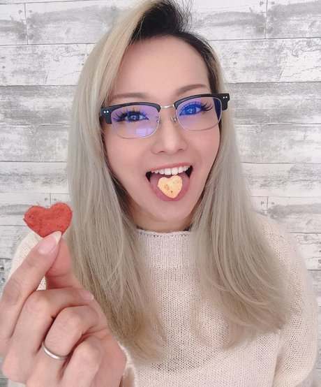 Reina Scully onlyfans leaked pics