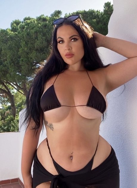 Laratheloser On Insta leak onlyfans