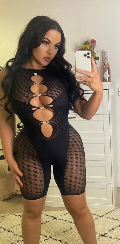 Laratheloser On Insta onlyfans nude