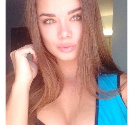 Dessie Mitcheson nude leak onlyfans